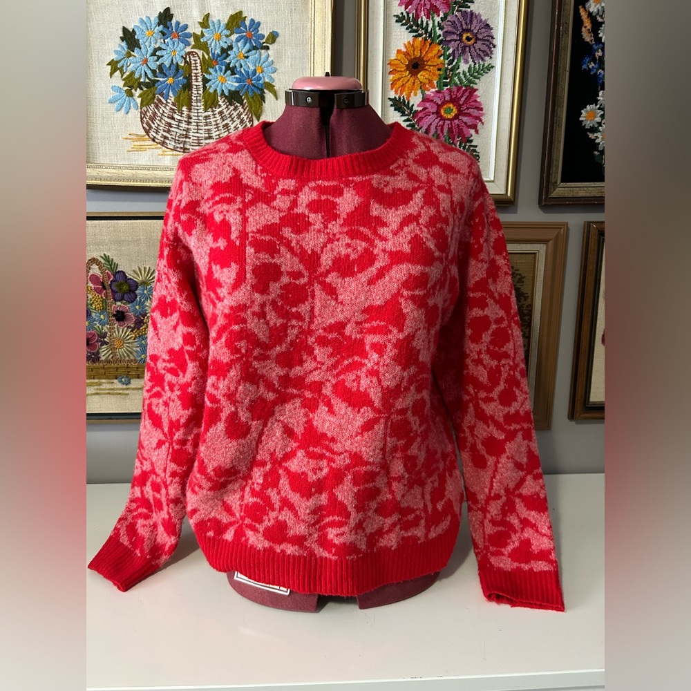 Ladies Size L sweater. Red. Cupcakes and Cashmere brand.